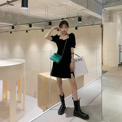 2020 Women's Retro Black Dress with Waist Detail